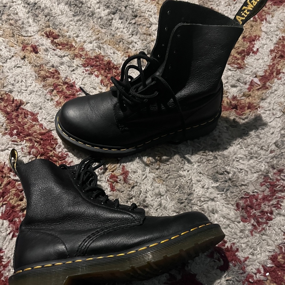 Dr. Martens Pascal boots - size 6